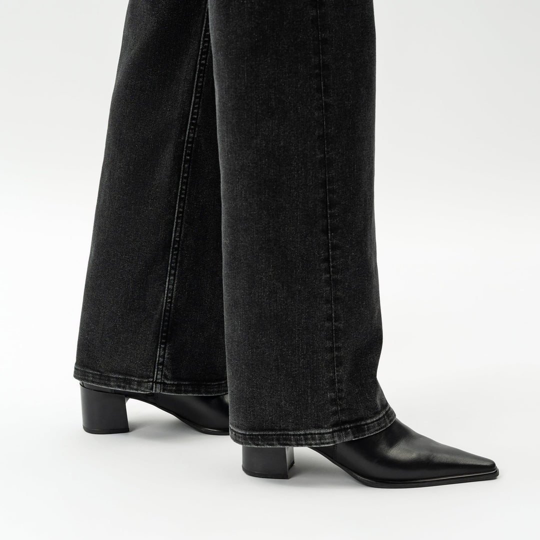 Relaxed ComfortDenim™ Jeans