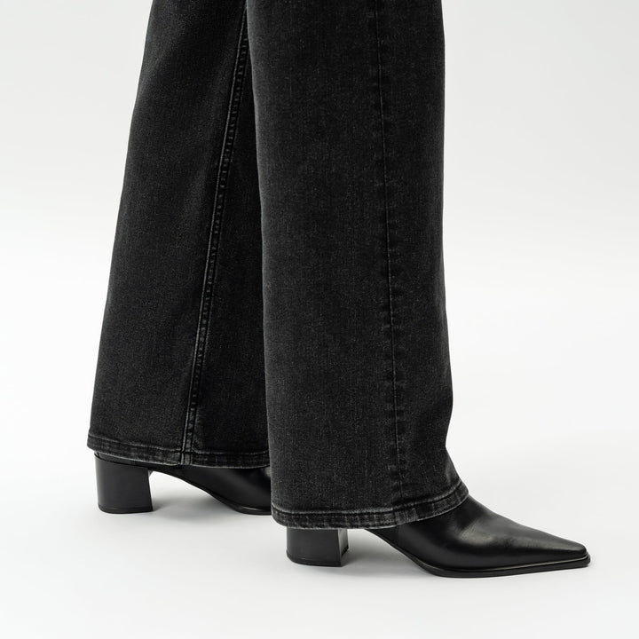 Relaxed ComfortDenim™ Jeans