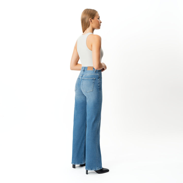 Relaxed ComfortDenim™ Jeans
