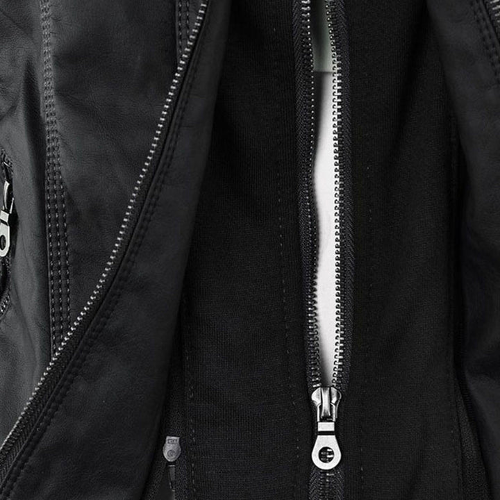 Kara | Veste motard à capuche et silhouette féminine
